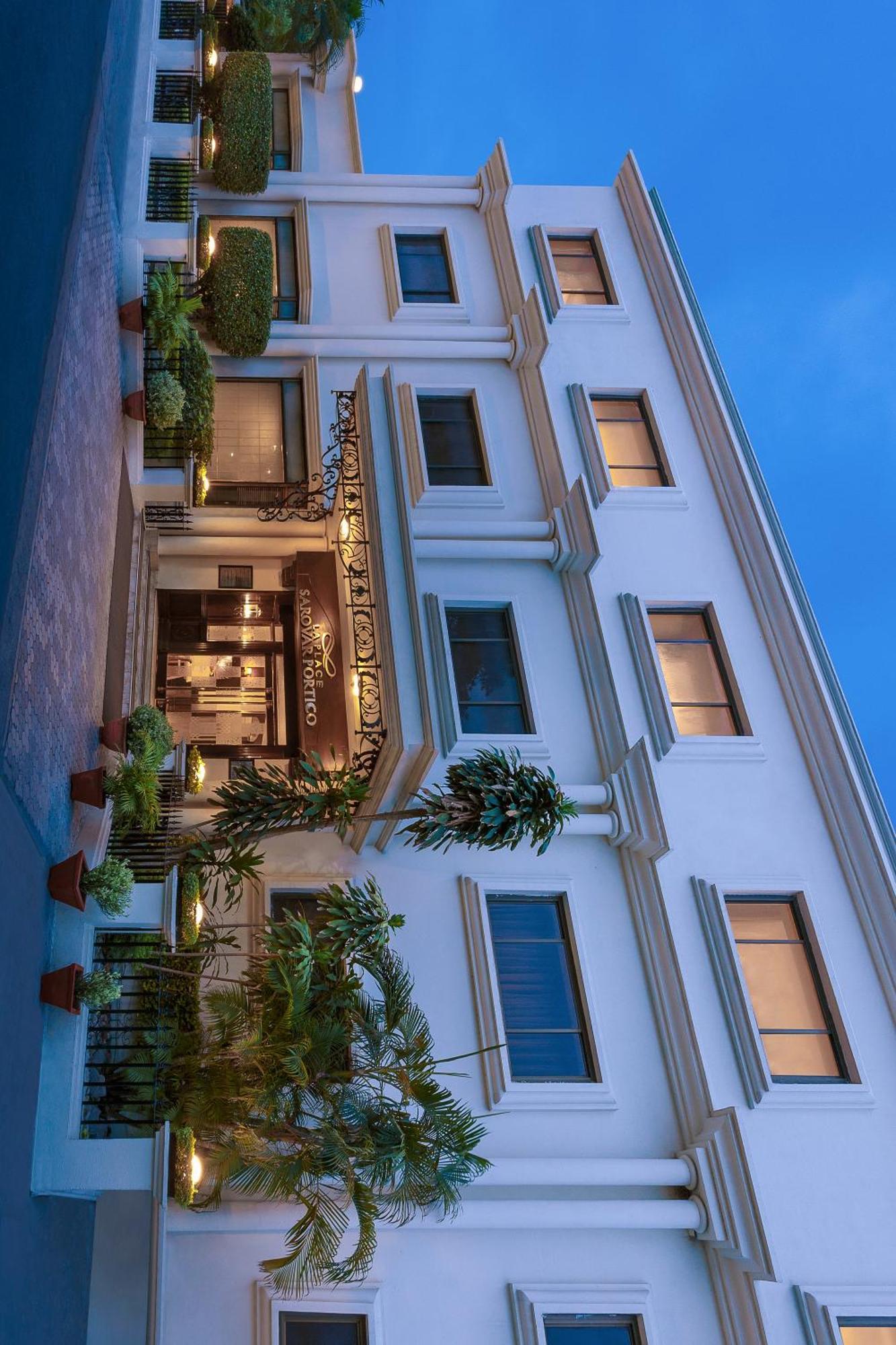 La Place Sarovar Portico Λάκναου Εξωτερικό φωτογραφία